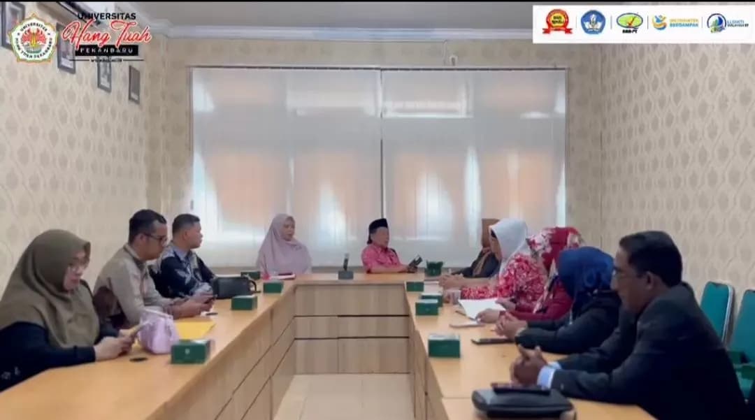 Universitas Hang Tuah Pekanbaru (UHTP) menjalin kerja sama dengan Dewan Pimpinan Daerah (DPD) PERADI Profesional Pekanbaru melalui penandatanganan Memorandum of Understanding (MoU) tentang pelaksanaan Pendidikan Khusus Profesi Advokat (PKPA) Tahun 2026